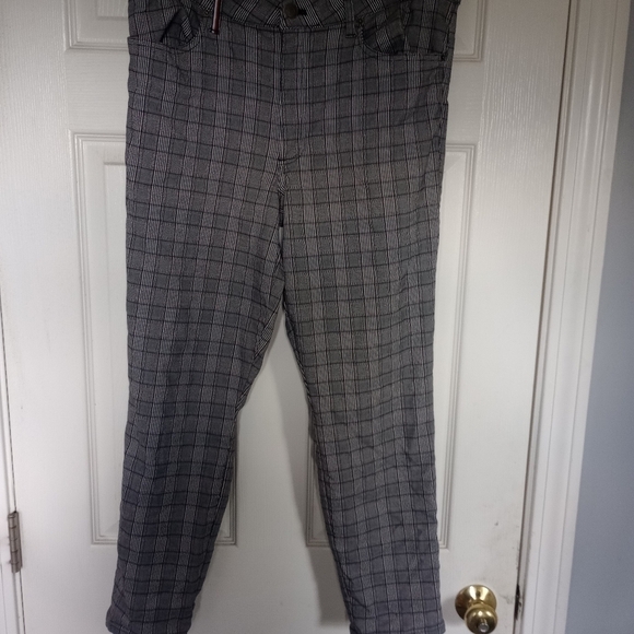 Like New! - Size 14 Tommy Hilfiger Houndstooth Cropped Dress Pants - Picture 8 of 8
